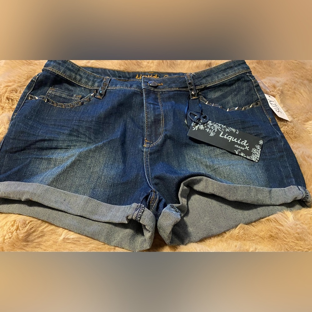 BNWT Liquid jean shorts size 13